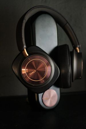 DALI IO-12 Headphones